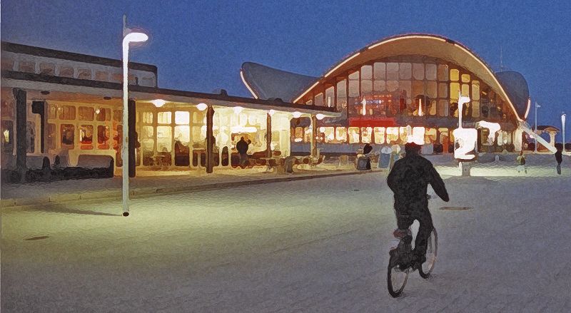 Promenade von Warnemünde - Teepott