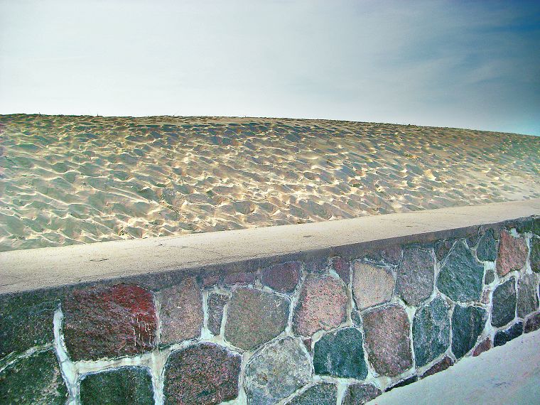 Mauer am Strand - Ostseebad Warnemünde