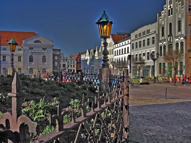 Wasserkunst und Marktplatz - Markplatz in Wismar - Wismar in Mecklenburg-Vorpommern