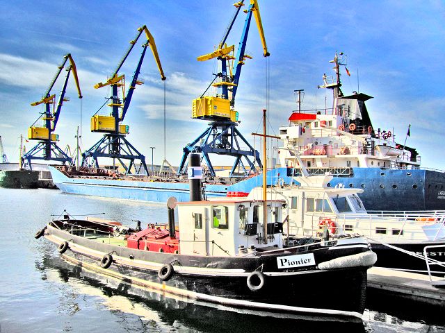 Pionier, Seestern und Laguna im Hafen Wismar - Fischereihafen in Wismar - Wismar in Mecklenburg-Vorpommern - Alter Hafen