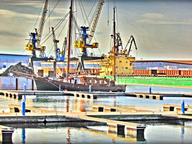 Alga im Hafen Wismar - Wismar in Mecklenburg-Vorpommern - Alter Hafen