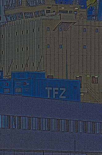 TFZ - Frachter an der Aker Werft am Alten Hafen von Wismar